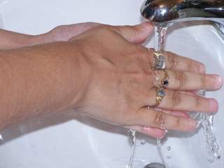 Oprezno sa upotrebom sušača za ruke