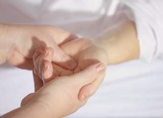 Akupresura može da ublaži menstrualne bolove?
