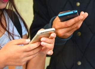 Zračenje mobilnih telefona štetno po dečije zdravlje?